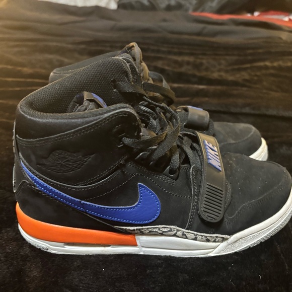 Nike Jordan Legacy 312 Knicks Hightop - Picture 3 of 7